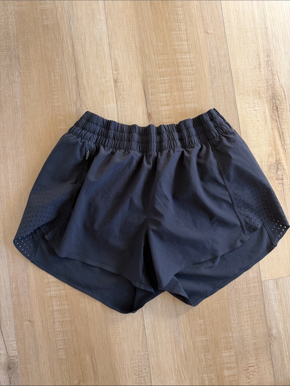 Athleta hustle 3” shorts